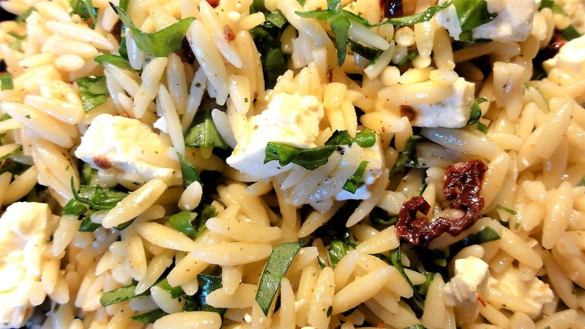 Sommersalat mit Kritharaki - Lieblingsgericht von Geli