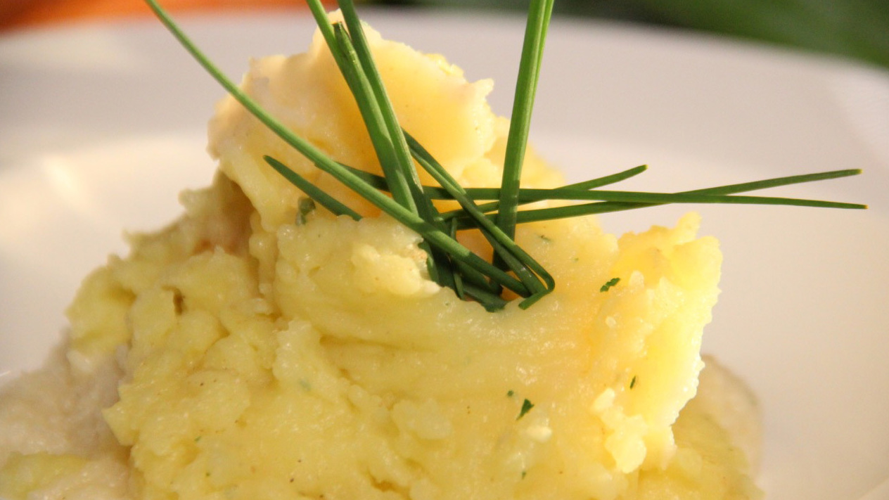 Leckeres Blumenkohl-Kartoffel-Püree nachkochen