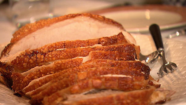 Bayerischer Schweinebraten mit Semmelknödel - Rezept mit Video - kochbar.de Bayerischer Schweinebraten mit Semmelknödel - Rezept mit Video - kochbar.de