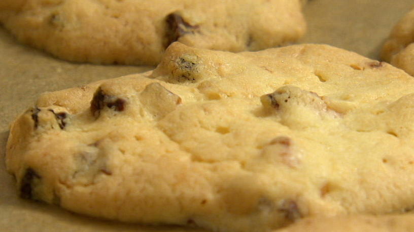 So backen Sie Aprikosen-Mandel-Kekse So backen Sie Aprikosen-Mandel-Kekse