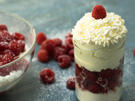 Leckerer Himbeer-Baiser-Nachtisch