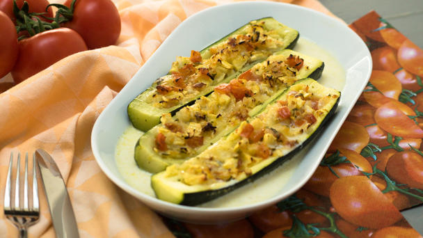 Gefüllte Zucchini