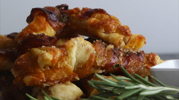 Käse-Schinken-Blätterteig-Tourinos