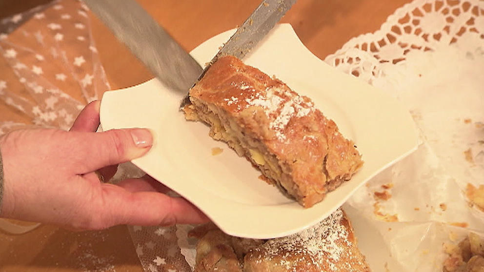 Apfelstrudel mit Quarkteig - Rezept mit Video - kochbar.de