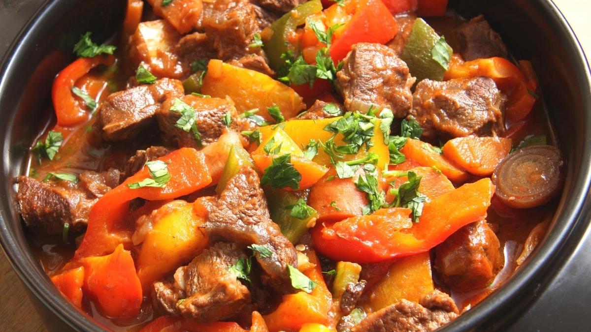 So gelingt ein einfaches Rindergulasch