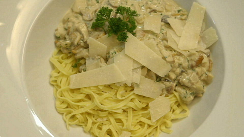 Leckere Pilzsauce mit Bandnudeln