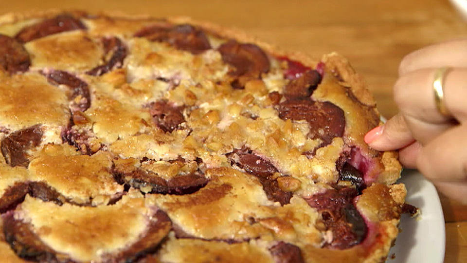 Saftigen Zwetschgenkuchen selber machen