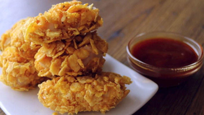 Cornflakes Chicken Nuggets - Rezept mit Video - kochbar.de