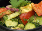 Gurkensalat mit Avocado