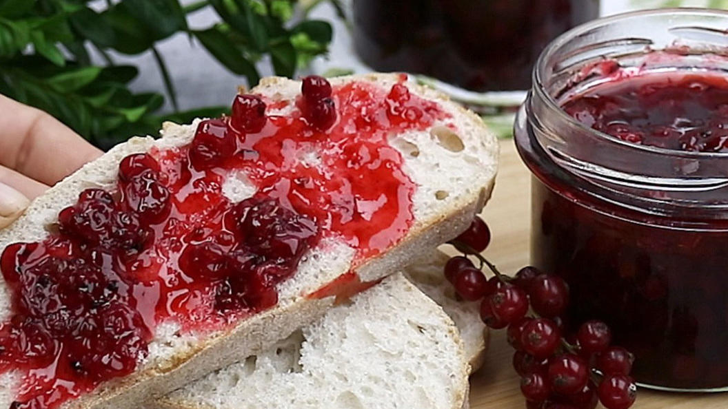 Johannisbeermarmelade mit Rum 