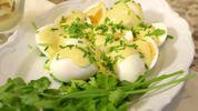 Yummy! Sauce Hollandaise und Eier im Glas Yummy! Sauce Hollandaise und Eier im Glas