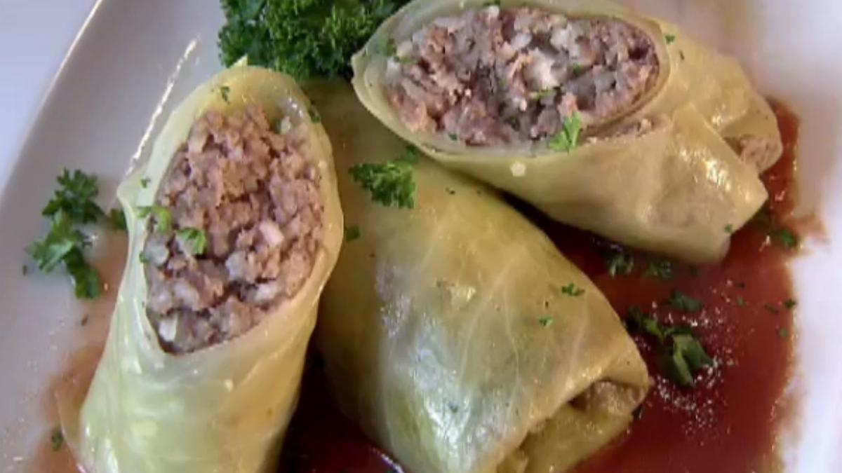 Kohlrouladen mit Soße - so geht's! 