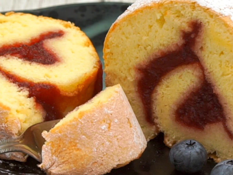 Biskuitrolle Leichter Kuchen, schnell gemacht. - Rezept mit Video ...