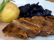 Gänsebrust mit Rotkohl und Knödel Gänsebrust mit Rotkohl und Knödel