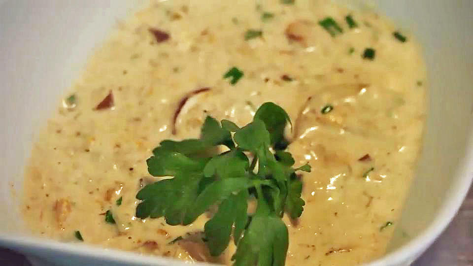 Rezept: Waldpilzsuppe in vier Minuten zubereitet Rezept: Waldpilzsuppe in vier Minuten zubereitet