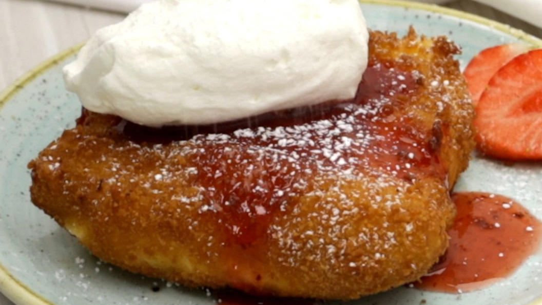 Frittierter Käsekuchen