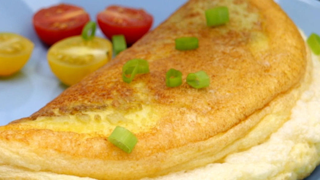 Fluffigstes Omelette ever - Rezept mit Video - kochbar.de