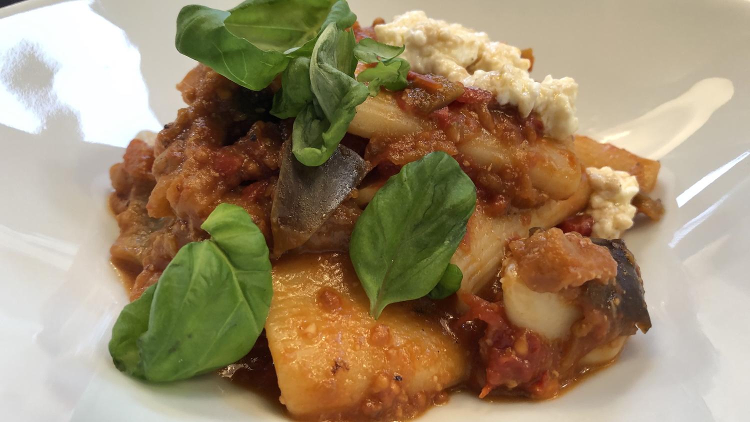 Pasta alla Norma - Rezept mit Video - kochbar.de